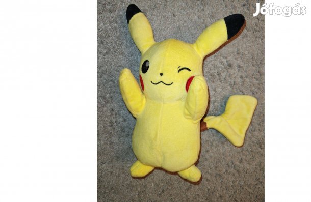 Pokémon Pikachu eredeti plüss (27cm)