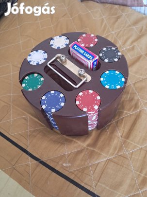 Póker készlet saját fa dobozában 