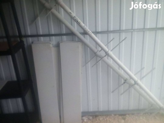 Polc, padló és menyezet közé kifeszithetö