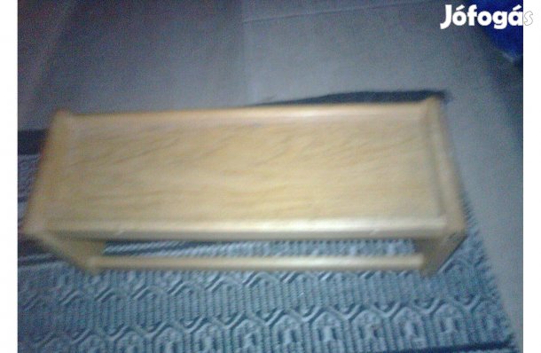 Polcocska Törülköző vagy Konyharuha Tartóval Tetején Rakodó Felülettel