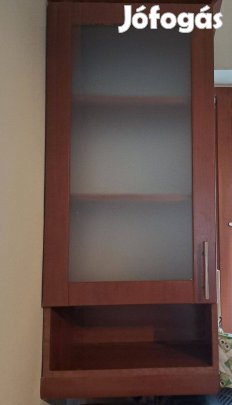 Polcos, üvegajtós faliszekrény