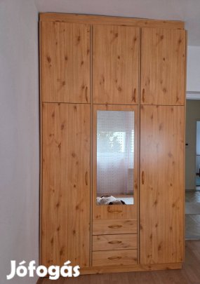 Polcos-tükrös szekrény