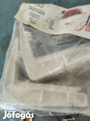 Polctartó kűlönböző