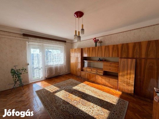 Polgár központjában 1. emeleti, 69nm-es tégla lakás eladó!