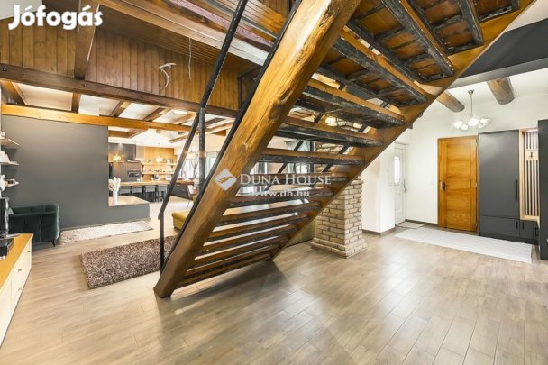 Polgárdii eladó 335 nm-es ház