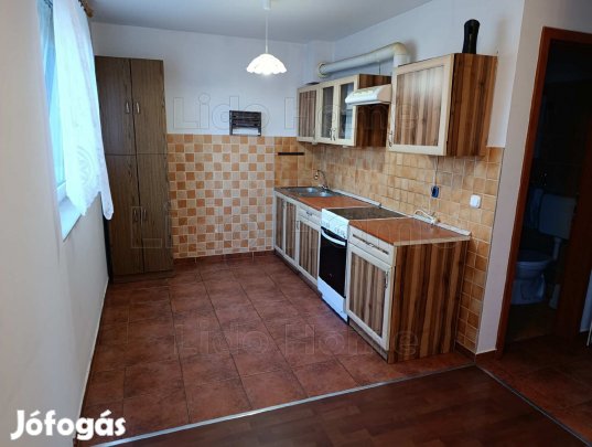 Polgárdin földszinti téglalakás eladó!