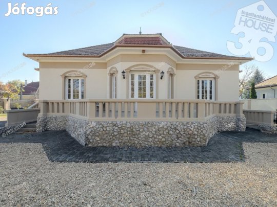 Polgári Villa presztizs értékkel bíró frekventált helyen eladó!