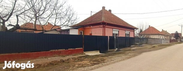 Polgáron extra igényeknek megfelelő vállalkozási és lakó ingatlan!