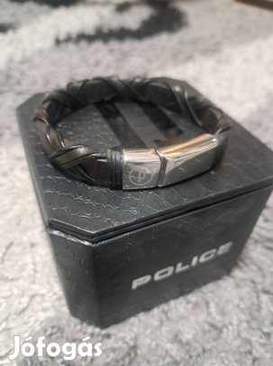 Police karperec új.