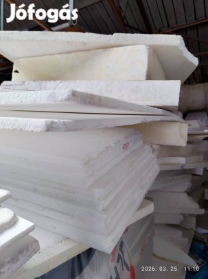Polisztirol 100 illetve 150 vegyesen , polisztirol gyöngynek.