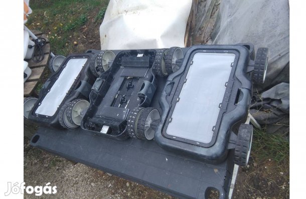 Poltrend medence porszívó kerék rész