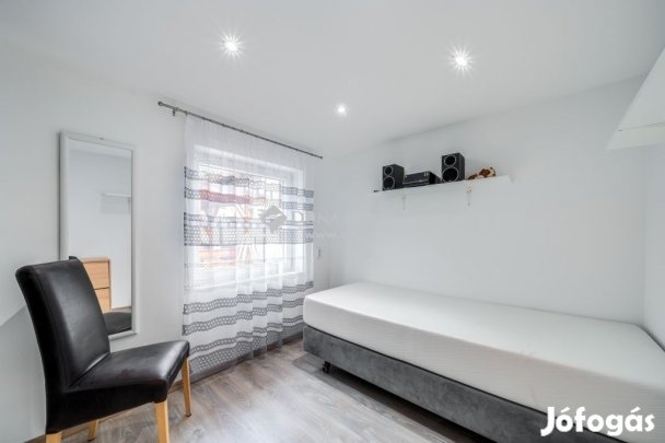 Pomázi eladó 240 nm-es ház