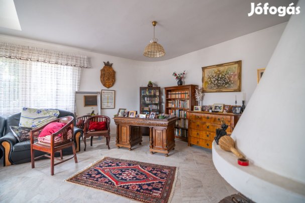 Pomázi eladó tégla családi ház