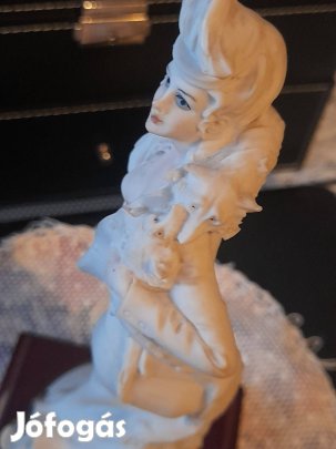 Porcelan. Kisplasztika. Capodimonte