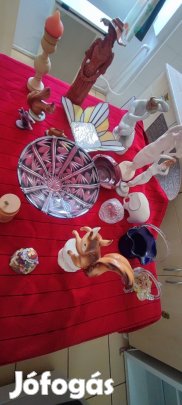 Porcelán, fa és üveg dísztárgyak egyben