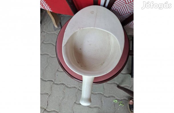 Porcelán, régi, antik ágytál, ágy tál 3000 forintért eladó