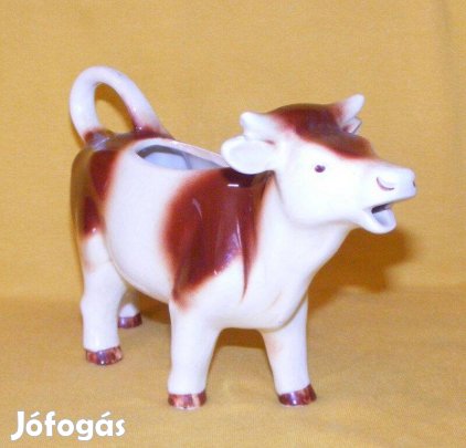 Porcelán boci tejkiöntő Goebel