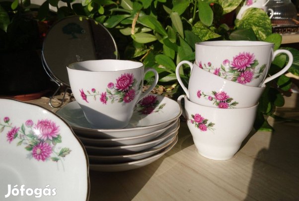 Porcelán csésze és alátét virágos arany szegély