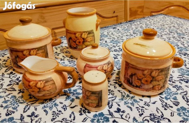 Porcelán cukor, liszttartó, tejkiöntő, sószóró készlet