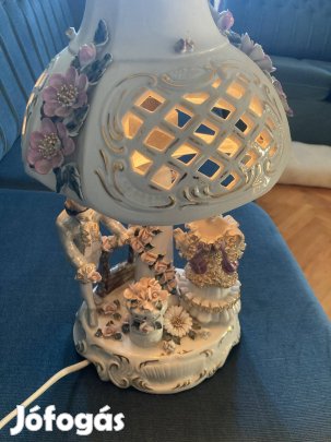 Porcelan ejjeli lampa