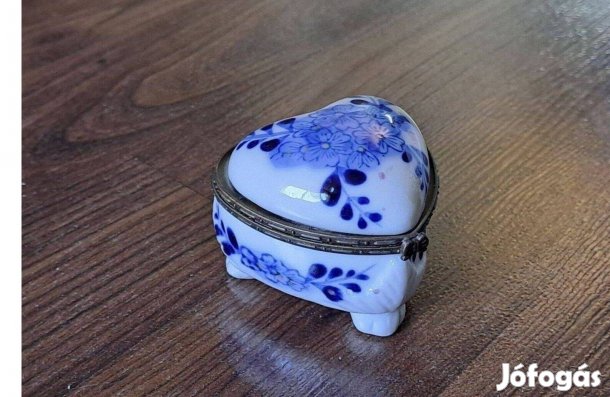 Porcelán ékszertartó