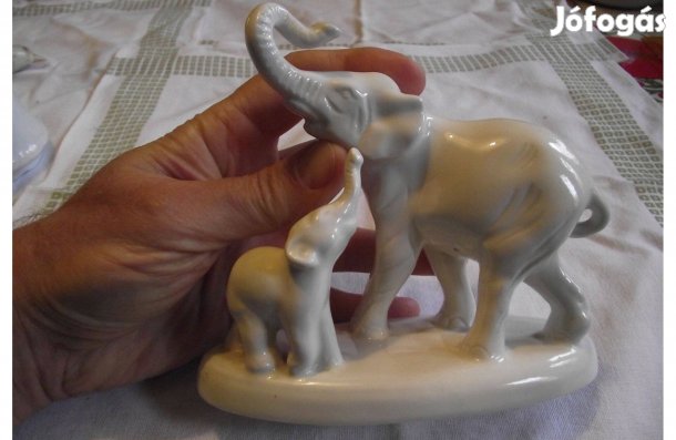 Porcelán elefánt borjával Gránit cégtől