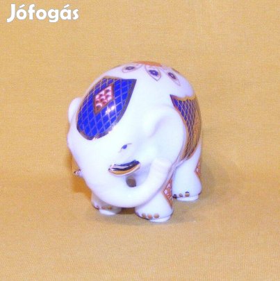 Porcelán elefánt figura