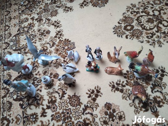 Porcelán figura több fajta 