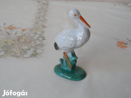 Porcelán gólya figura