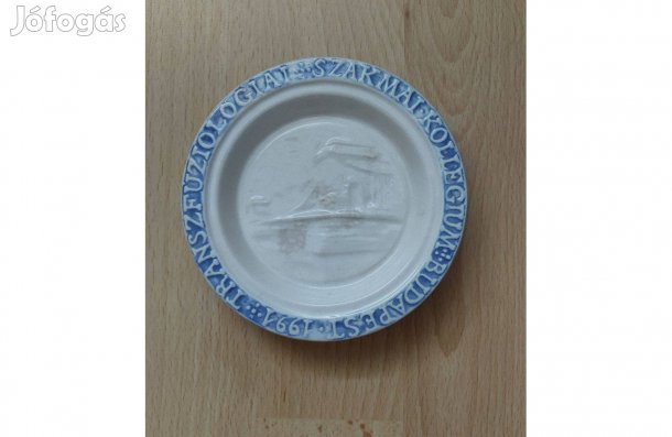 Porcelán hamutartó, kongresszusi emlék