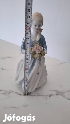 Porcelán hölgy csokorral