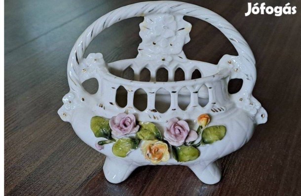 Porcelán kosárka