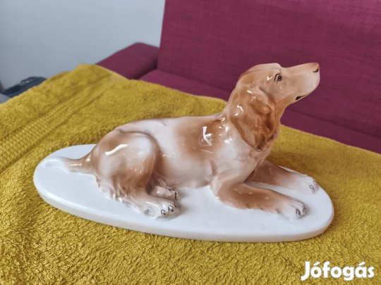 Porcelán kutya szobor