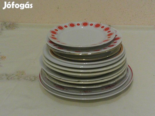 Porcelán lapos- és süteményes tányér, konyhai csomag ( 13 db. )