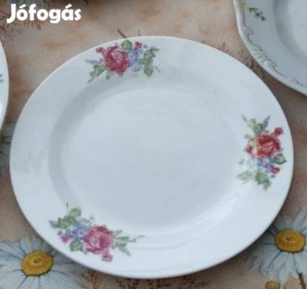 Porcelán lapostányérok retro