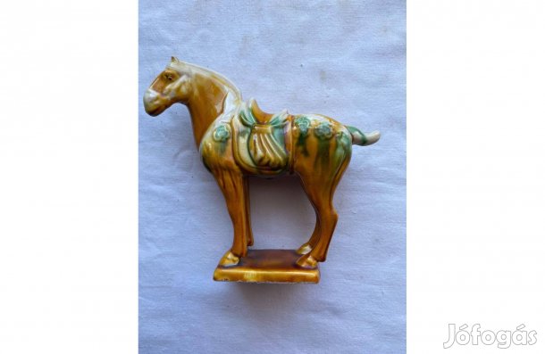 Porcelán ló disztárgy