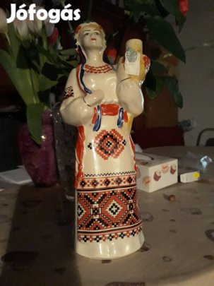 Porcelán női figura remek áron!