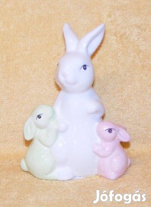 Porcelán nyuszi kisnyuszikkal