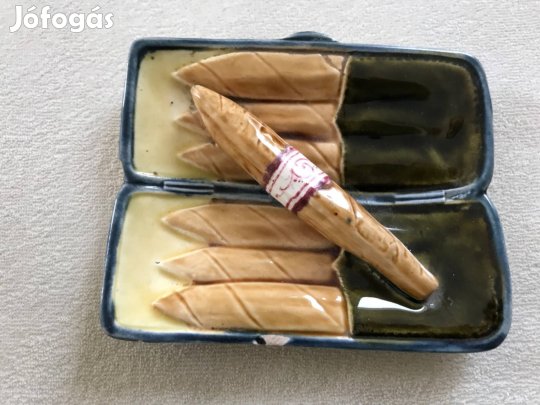 Porcelán szivartartó dísz, új