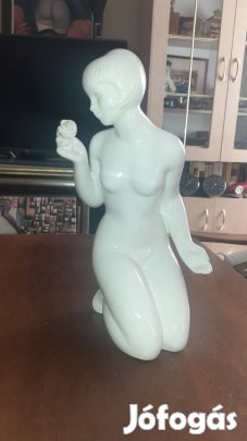 Porcelán szobor " Női akt "