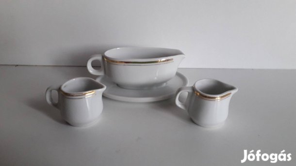 Porcelán talpas kiöntő és 2 db mini tej tejszín kiöntő