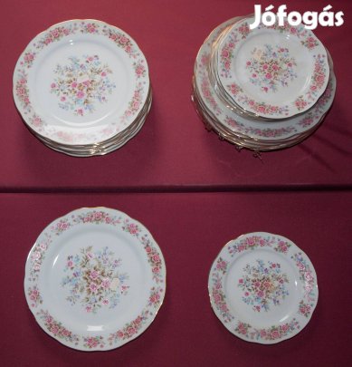 Porcelán tányérkészlet