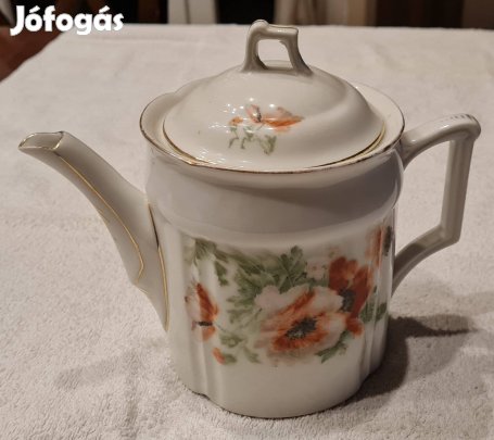 Porcelán teakiöntő