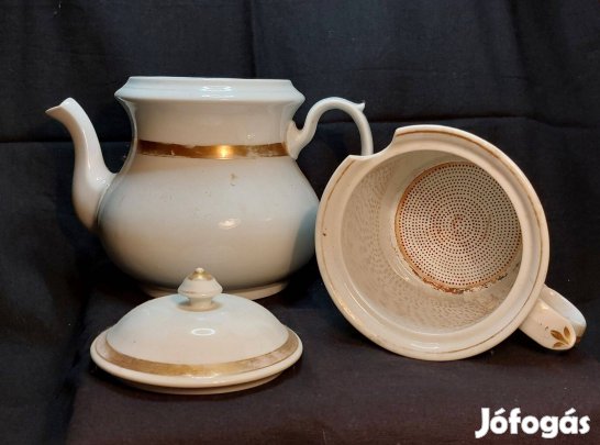 Porcelán teáskanna szűrővel