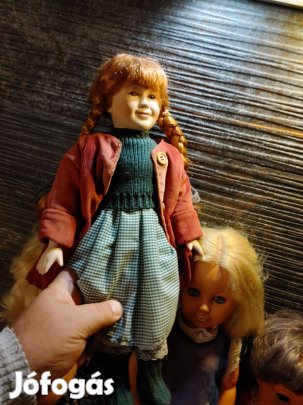 Porcelán testű baba