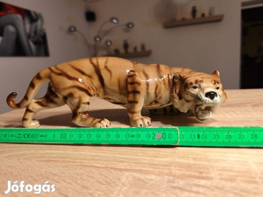 Porcelán tigris asztaldísz német