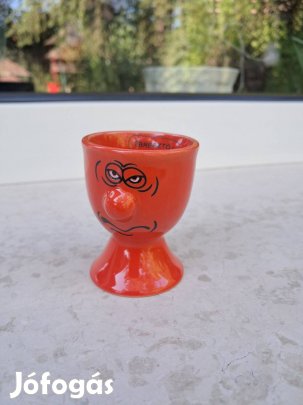 Porcelán tojástartó