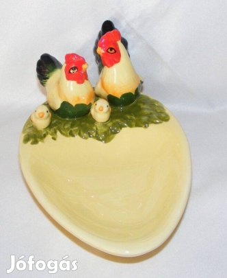 Porcelán tyúk, csibe kínáló