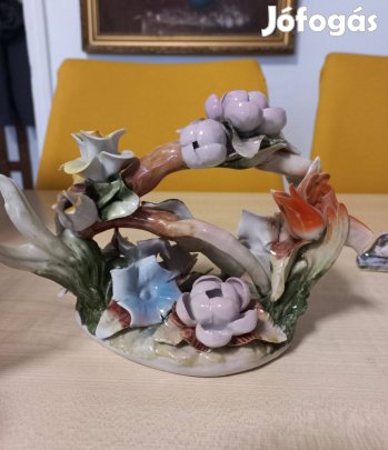 Porcelán virág dísz