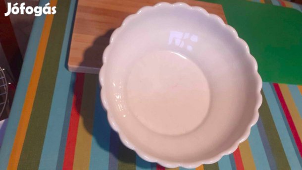 Pörköltes, pogácsás tál